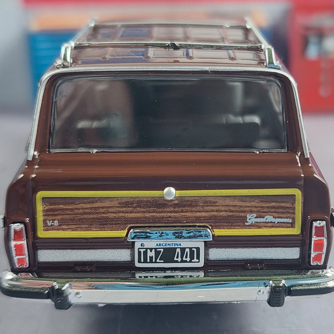 Jeep Grand wagoneer ,Carro A Escala 1/43 7