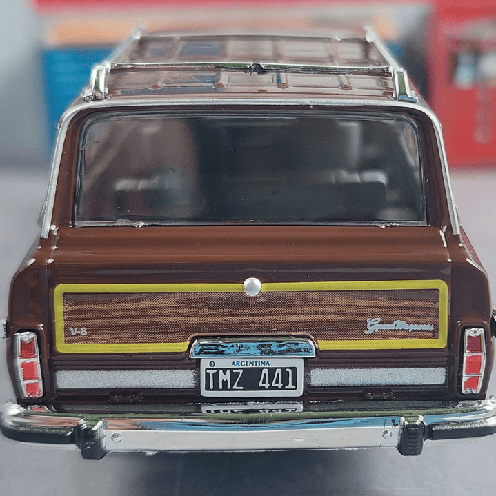Jeep Grand wagoneer ,Carro A Escala 1/43 7