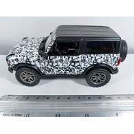 Ford Bronco 2022 blanco camuflado Kinsmart, Escala 1-34