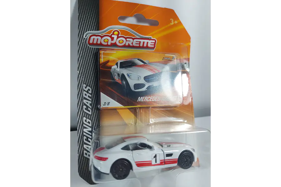 Mercedes Benz AMG GT Marca Majorette ESCALA 1/64