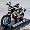 KTM 690 ENDURO R Escala 1/18 marca maisto