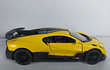 BUGATTI DIVO AMARILLO ESCALA 1/36 ,MARCA KINSMART