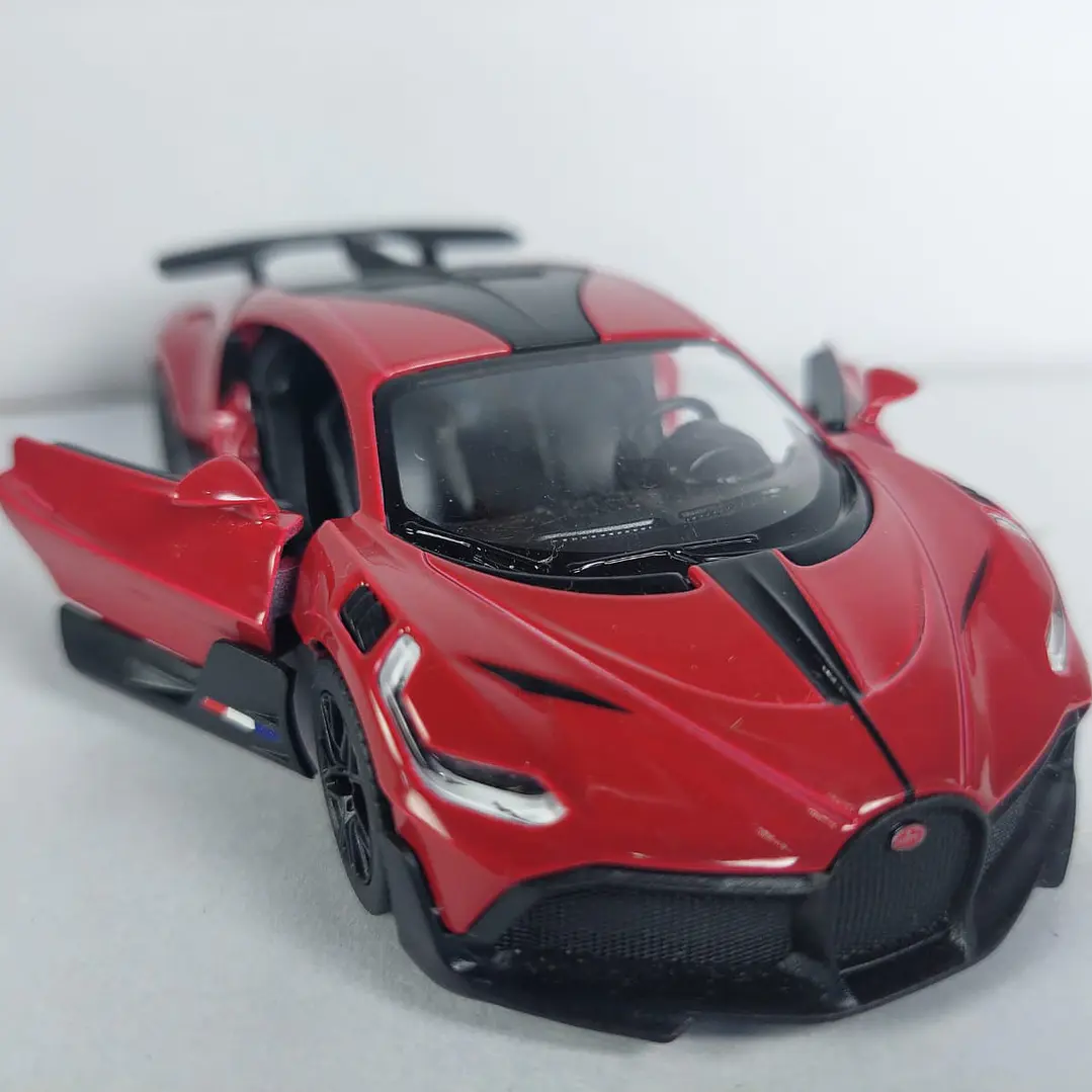 BUGATTI DIVO ROJO ESCALA 1/36 ,MARCA KINSMART﻿ 1