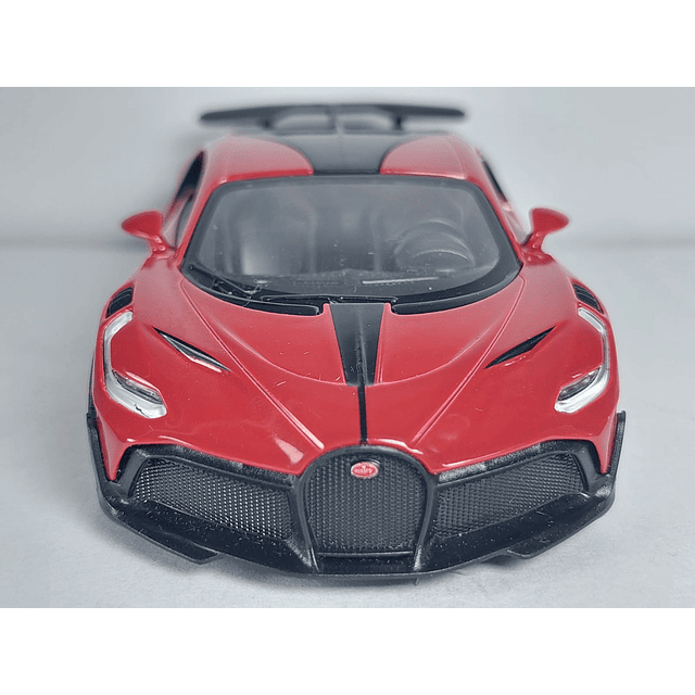 BUGATTI DIVO ROJO ESCALA 1/36 ,MARCA KINSMART﻿