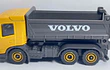 VOLQUETA VOLVO , Escala 1:64, Marca MAJORETTE 