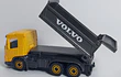 VOLQUETA VOLVO , Escala 1:64, Marca MAJORETTE 