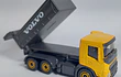 VOLQUETA VOLVO , Escala 1:64, Marca MAJORETTE 