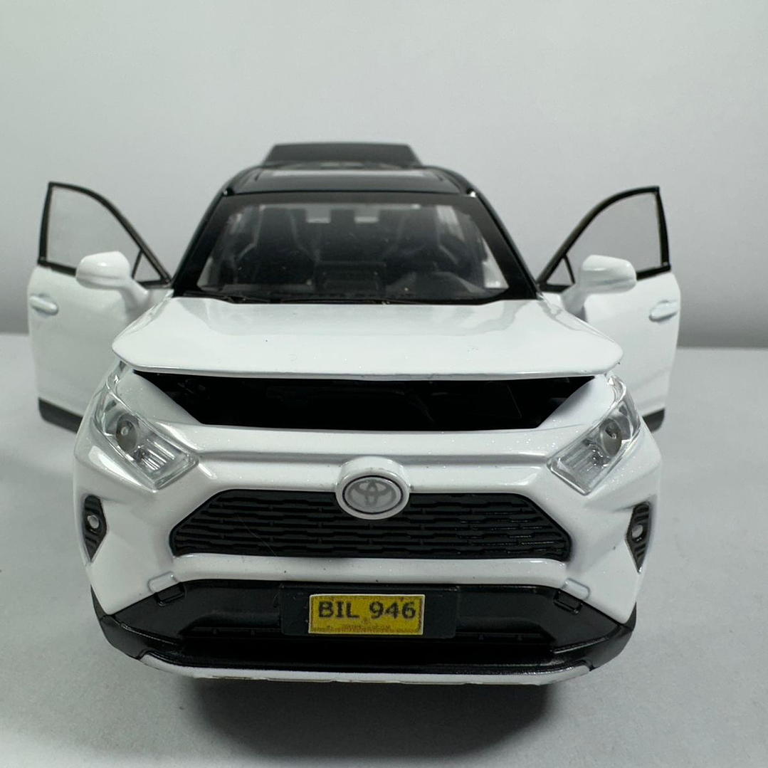 TOYOTA RAV4 blanca  ,ESCALA 1:32  MARCA DOUBLE HORSES  4