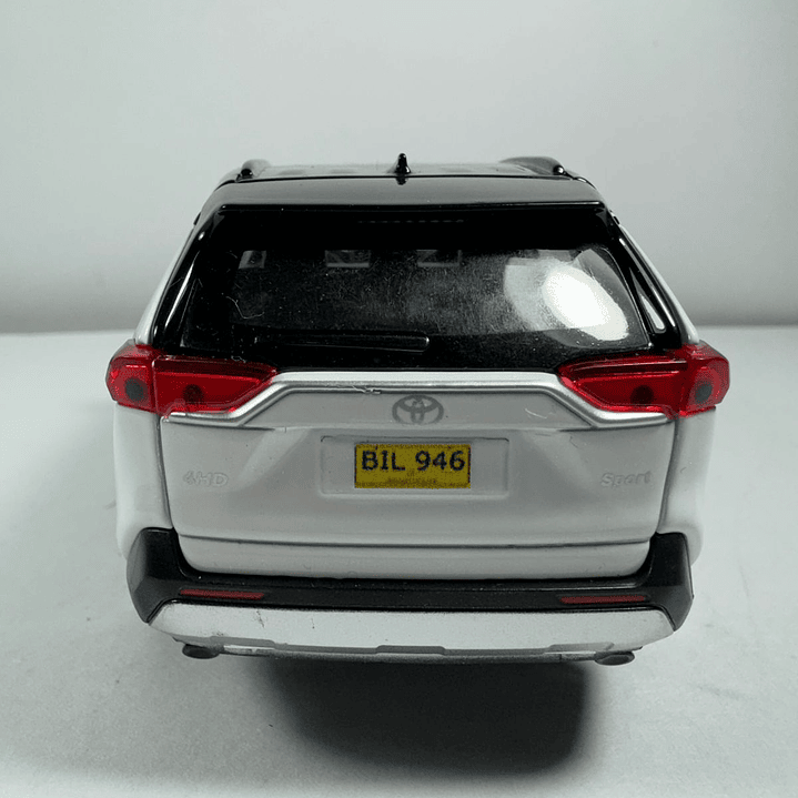 TOYOTA RAV4 blanca  ,ESCALA 1:32  MARCA DOUBLE HORSES  5