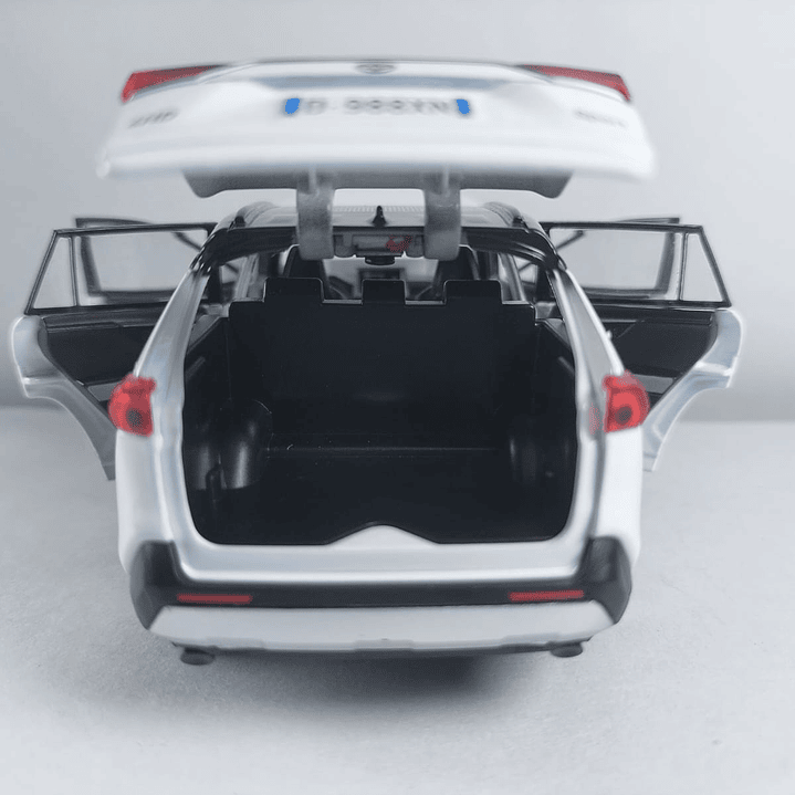 TOYOTA RAV4 blanca  ,ESCALA 1:32  MARCA DOUBLE HORSES  6