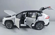TOYOTA RAV4 blanca  ,ESCALA 1:32  MARCA DOUBLE HORSES 