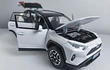 TOYOTA RAV4 blanca  ,ESCALA 1:32  MARCA DOUBLE HORSES 