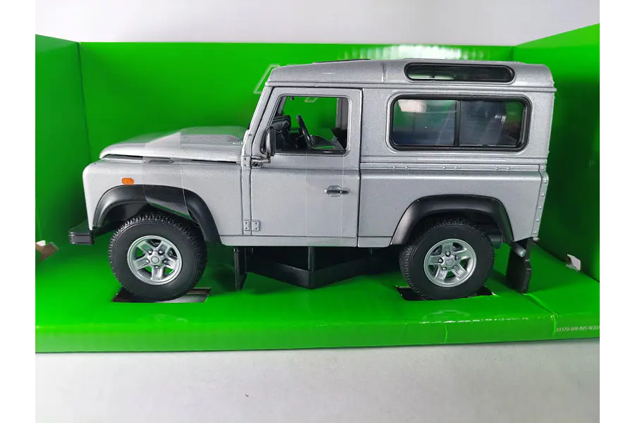 Land Rover Defender – Welly 1:24