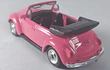 VOLKSWAGEN ESCARABAJO CONVERTIBLE ROSADO , MARCA Welly, Escala 1-64
