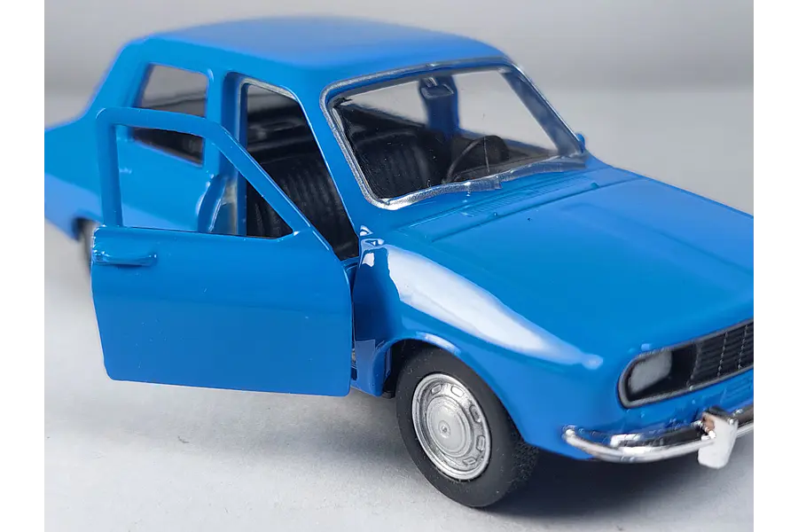 RENAULT 12 AZUL  , MARCA Welly, Escala 1-36