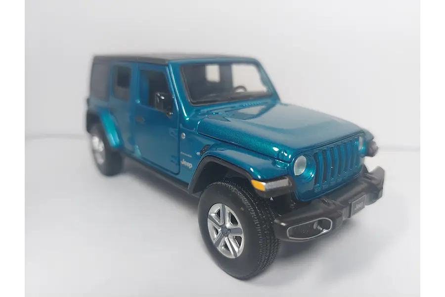 JEEP sahara  , marca tayumo, Escala 1-32 LUCES LED