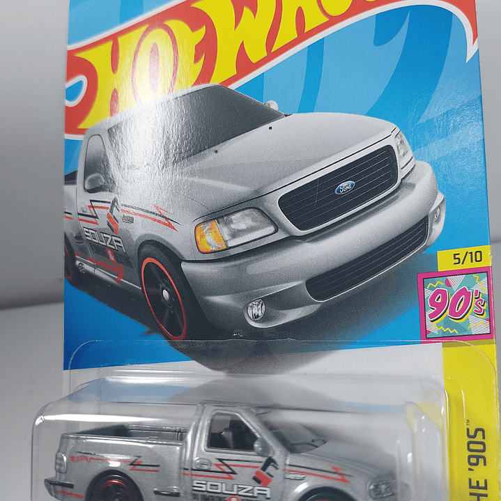 Ford F 150 SVT 1999  Hot Wheels , escala 1/64 1
