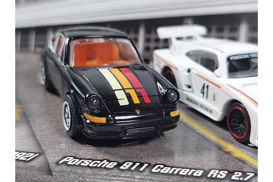 PORSCHE 911 CARRERA RS 2.7 SIN BLISTER  Escala 1/64 Majorette 