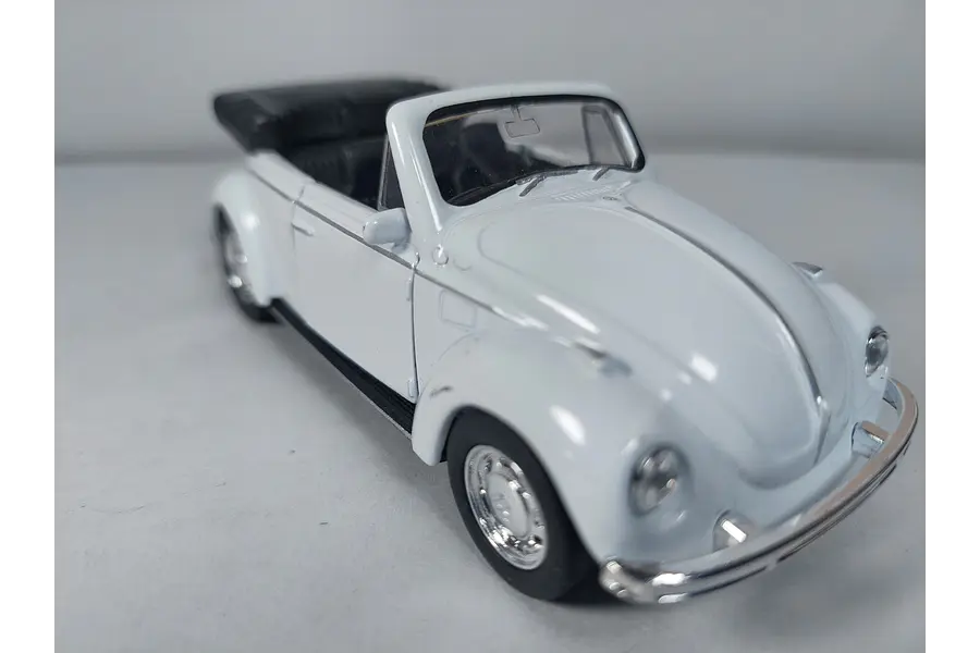 VOLKSWAGEN ESCARABAJO CONVERTIBLE BLANCO , MARCA Welly, Escala 1-36