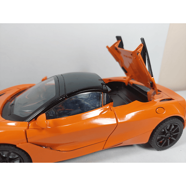 McLaren 675, Escala 1-24 naranja ,