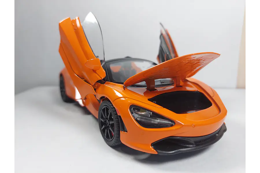 McLaren 720S, Escala 1-24 naranja ,
