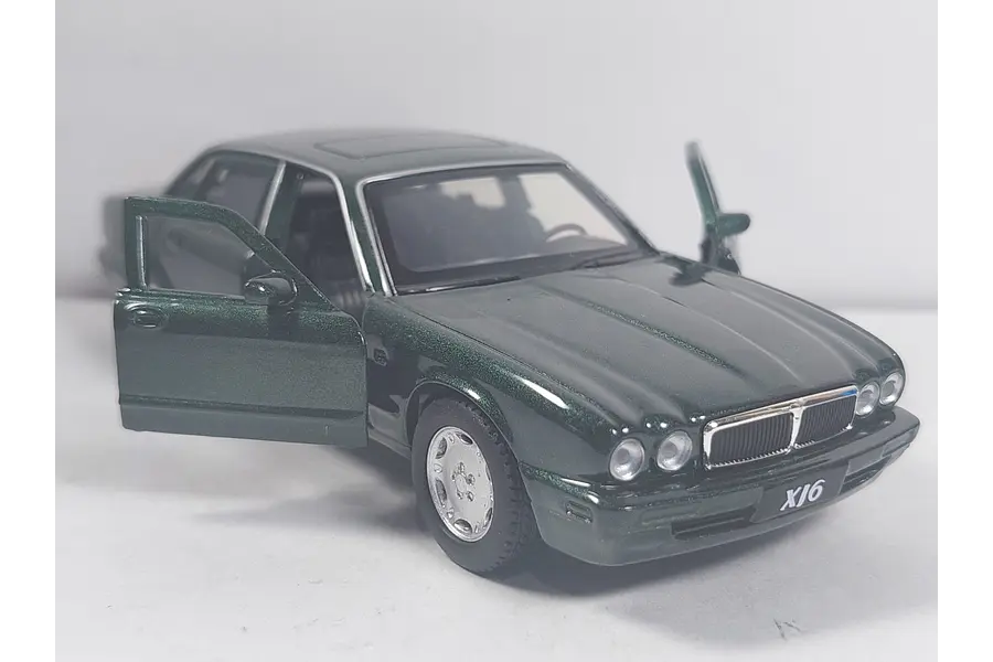 JAGUAR XJ6  , marca tayumo , Escala 1-32 