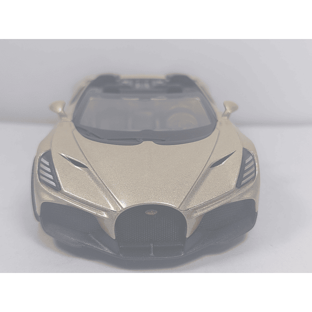 BUGATTI MISTRAL DORADO ESCALA 1/36 ,MARCA KINSMART﻿