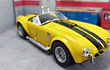 SHELBY COBRA 427S/C amarillo ESCALA 1/36 MARCA kinsmart