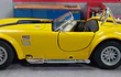 SHELBY COBRA 427S/C amarillo ESCALA 1/36 MARCA kinsmart