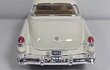 Cadillac Serie 62  color crema ESCALA 1/36 ,MARCA KINSMART 