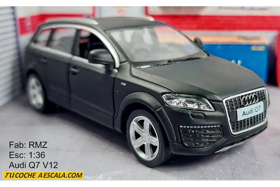 AUDI Q7 Escala 1/36 MARCA RMZ