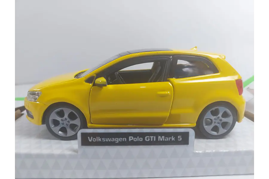 VOLKSWAGEN POLO GTI MARK 5 ,Escala 1:32 MARCA BURAGO-
