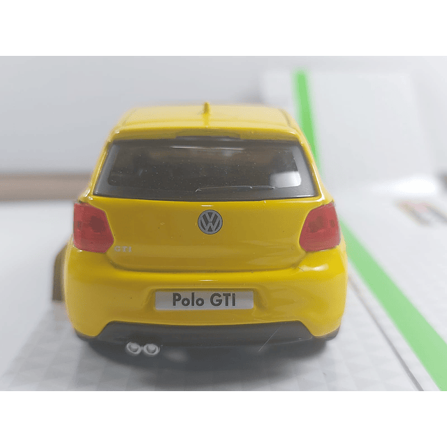 VOLKSWAGEN POLO GTI MARK 5 ,Escala 1:32 MARCA BURAGO-