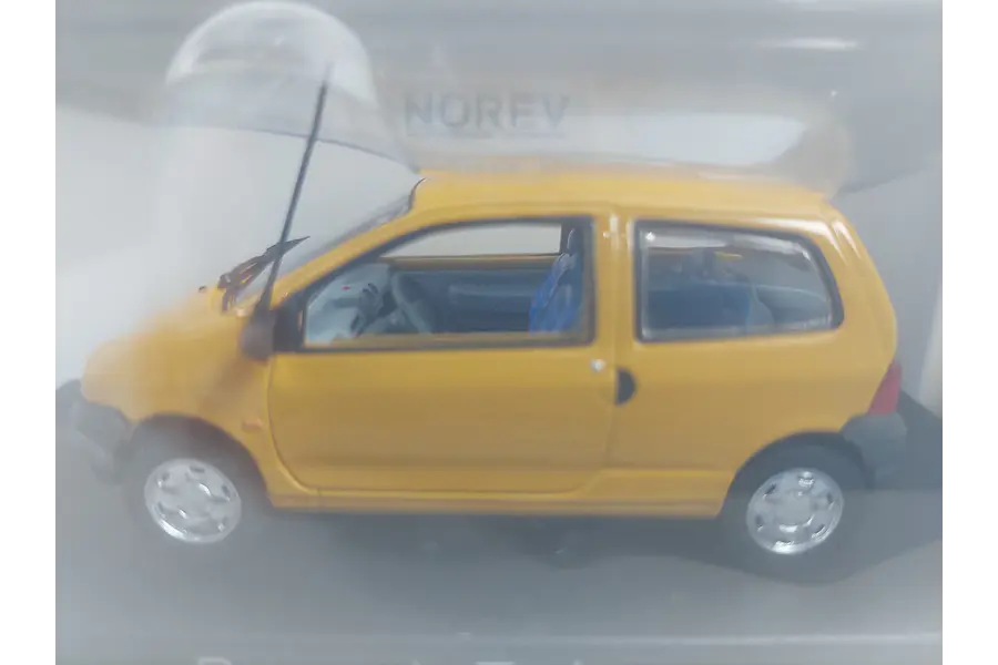 Renault Twingo amarillo Escala 1-43 marca norev 