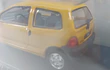 Renault Twingo amarillo Escala 1-43 marca norev 