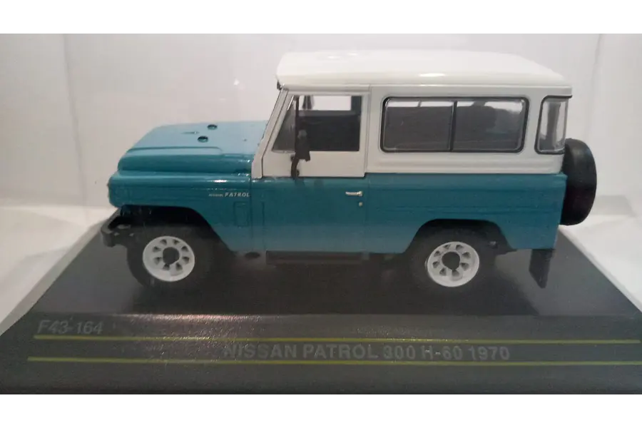 NISSAN PATROL  Escala 1-43 marca FIRST 43