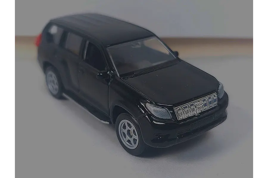TOYOTA PRADO NEGRO MARCA WELLY, ESCALA 1/64