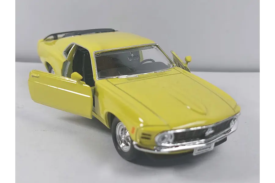 Ford Mustang Boss 302 1970 escala 1/36 marca welly 
