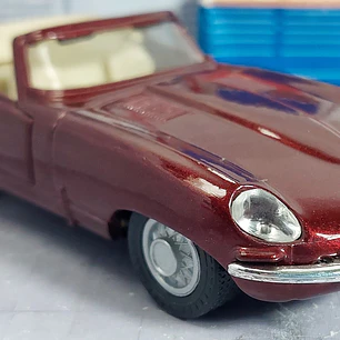Jaguar E type , Escala 1/36 marca maisto