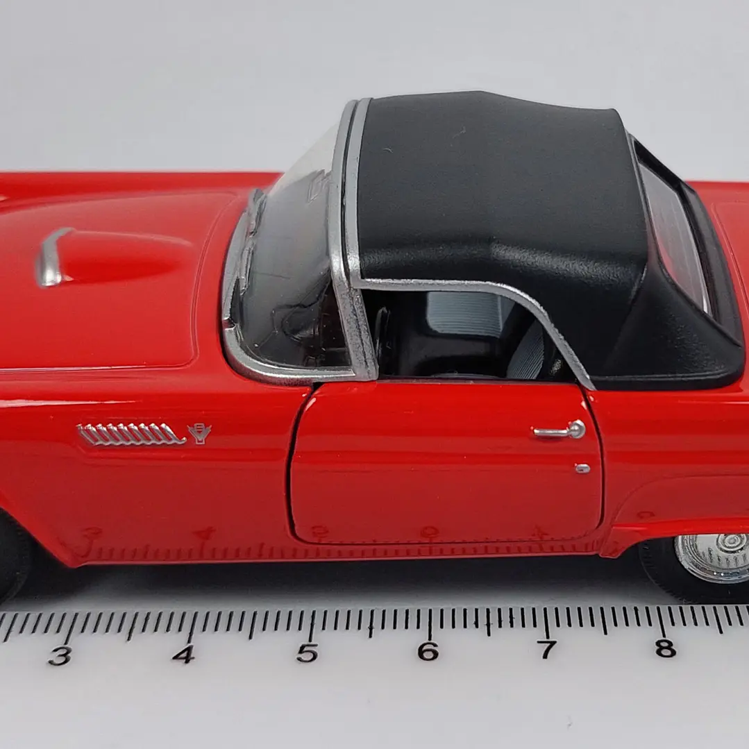 Ford Thunderbird, welly Escala 1-36- 8