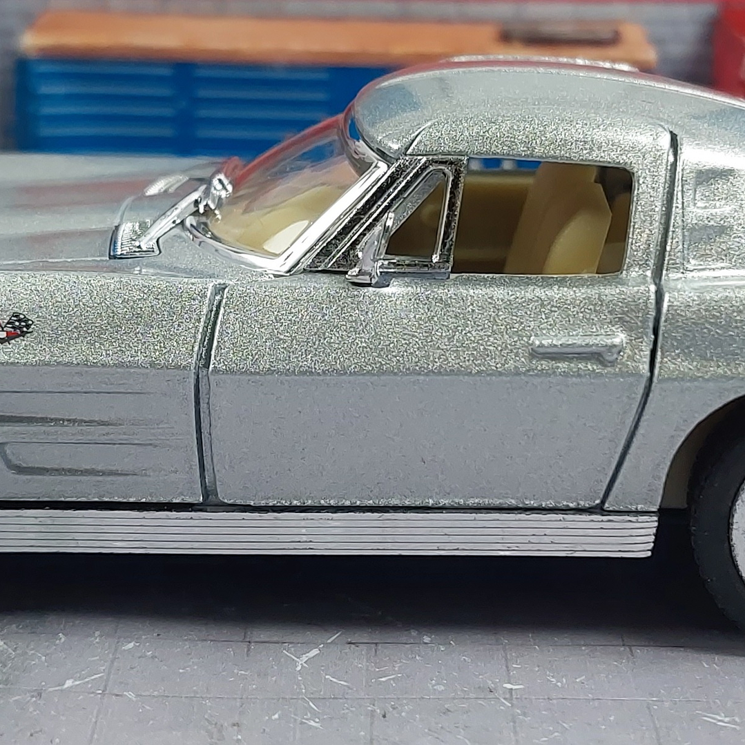 Chevrolet Corvette Stingray plata 1963, Escala 1/34 3