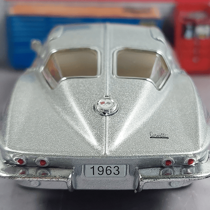 Chevrolet Corvette Stingray plata 1963, Escala 1/34 5