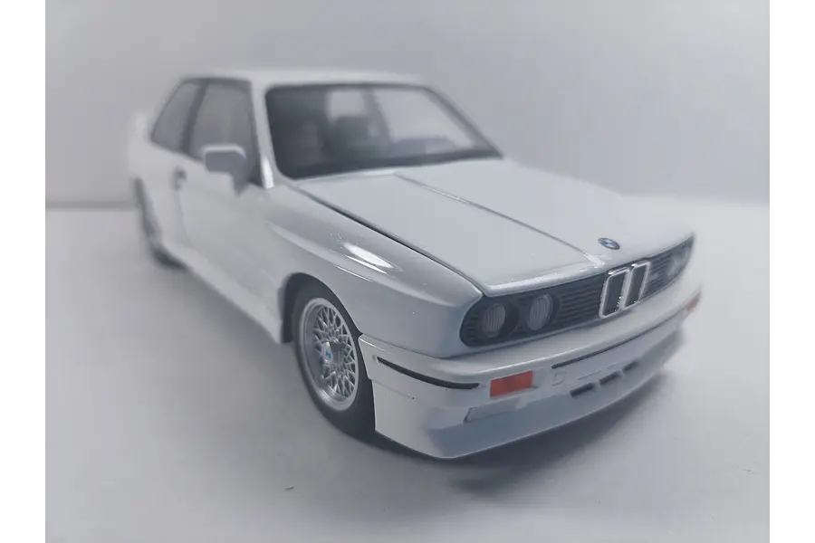 BMW M3 , Escala 1/24, MARCA JINLIFANG BLANCO