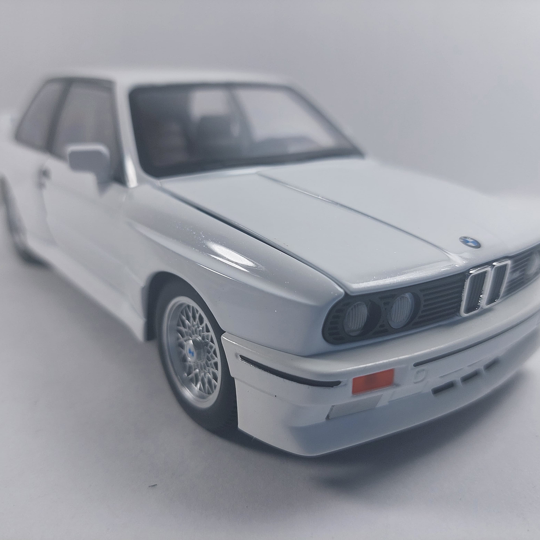 BMW M3 , Escala 1/24, MARCA JINLIFANG BLANCO 1