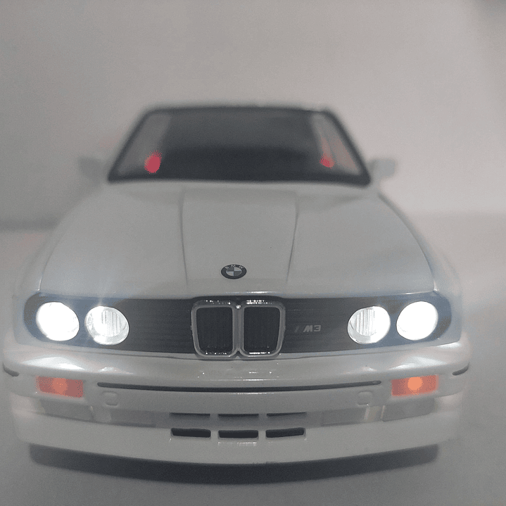 BMW M3 , Escala 1/24, MARCA JINLIFANG BLANCO 3