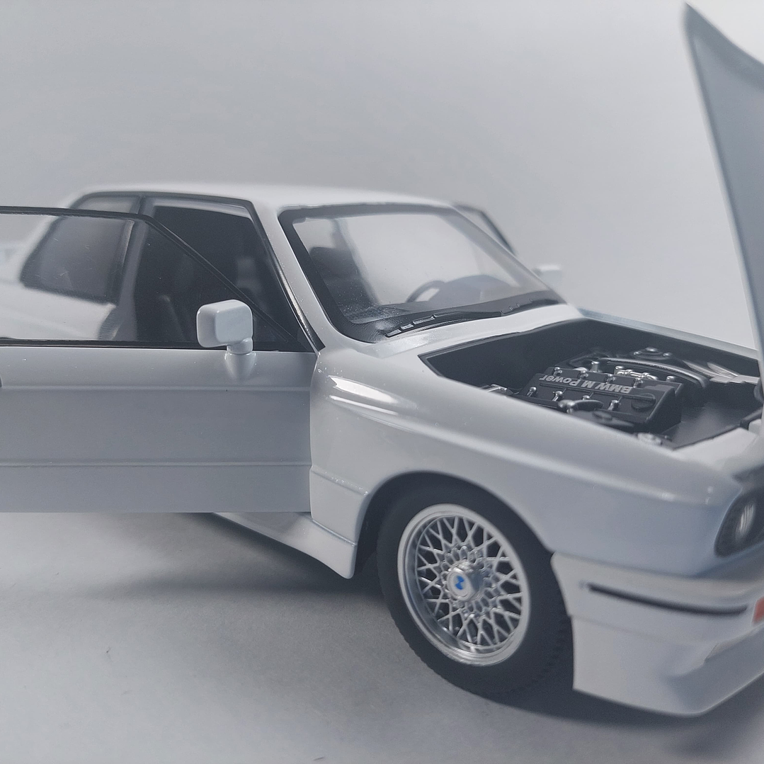 BMW M3 , Escala 1/24, MARCA JINLIFANG BLANCO 4