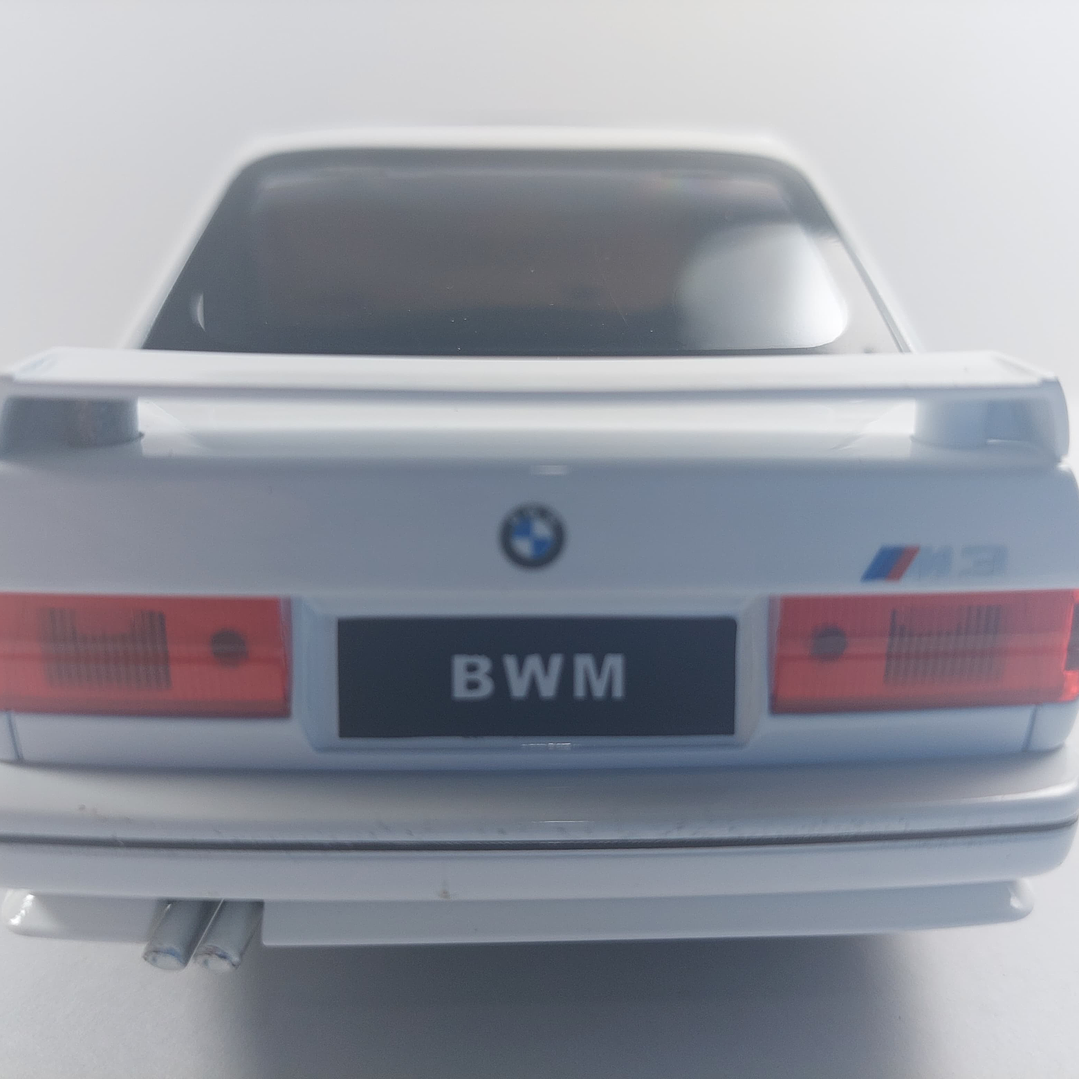 BMW M3 , Escala 1/24, MARCA JINLIFANG BLANCO 10