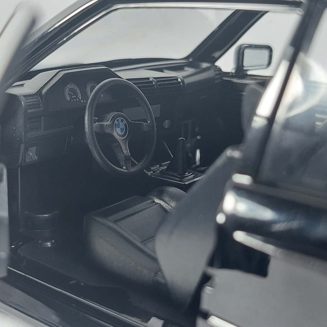 BMW M3 , Escala 1/24, MARCA JINLIFANG NEGRO 2