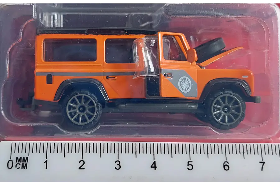 Land Rover Defender 110 NARANJA Escala 1/64
