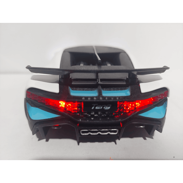 Bugatti Divo, blanco, Escala 1-24 Heng ten toys-